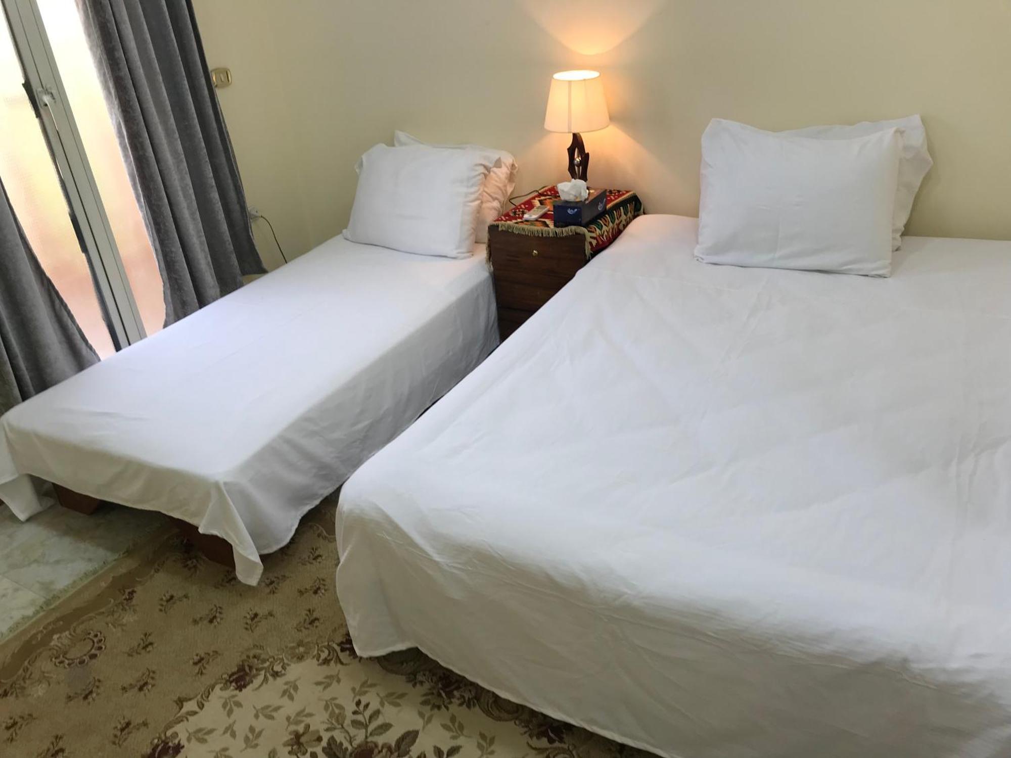 Sakkara Inn Hotel El Hawamdeya Exteriör bild