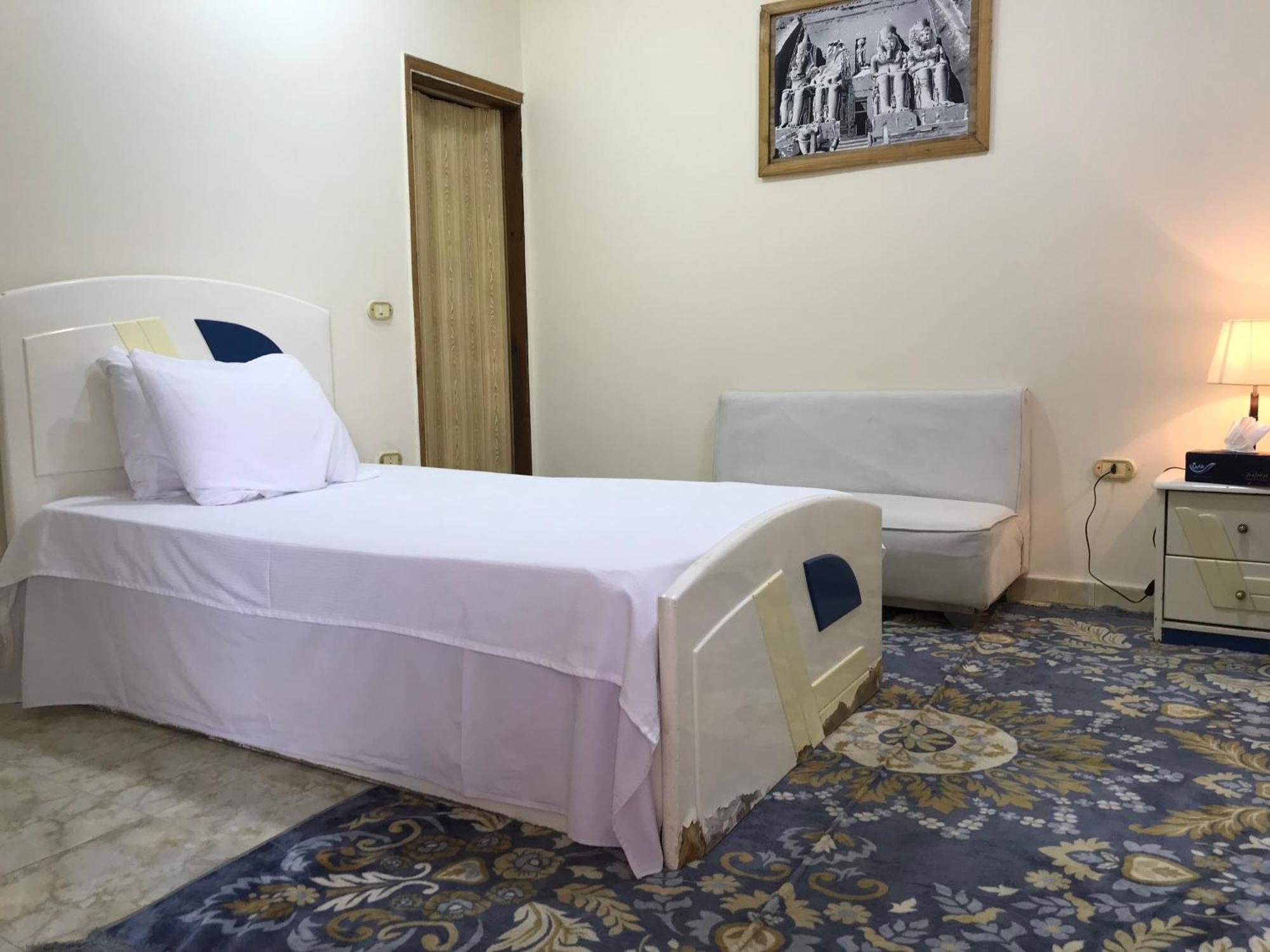 Sakkara Inn Hotel El Hawamdeya Exteriör bild