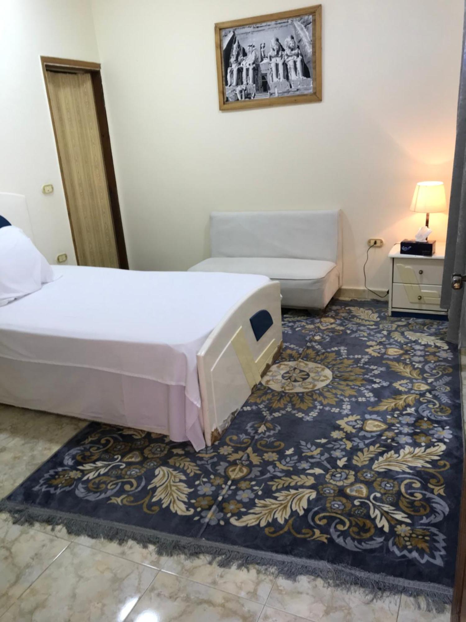 Sakkara Inn Hotel El Hawamdeya Exteriör bild
